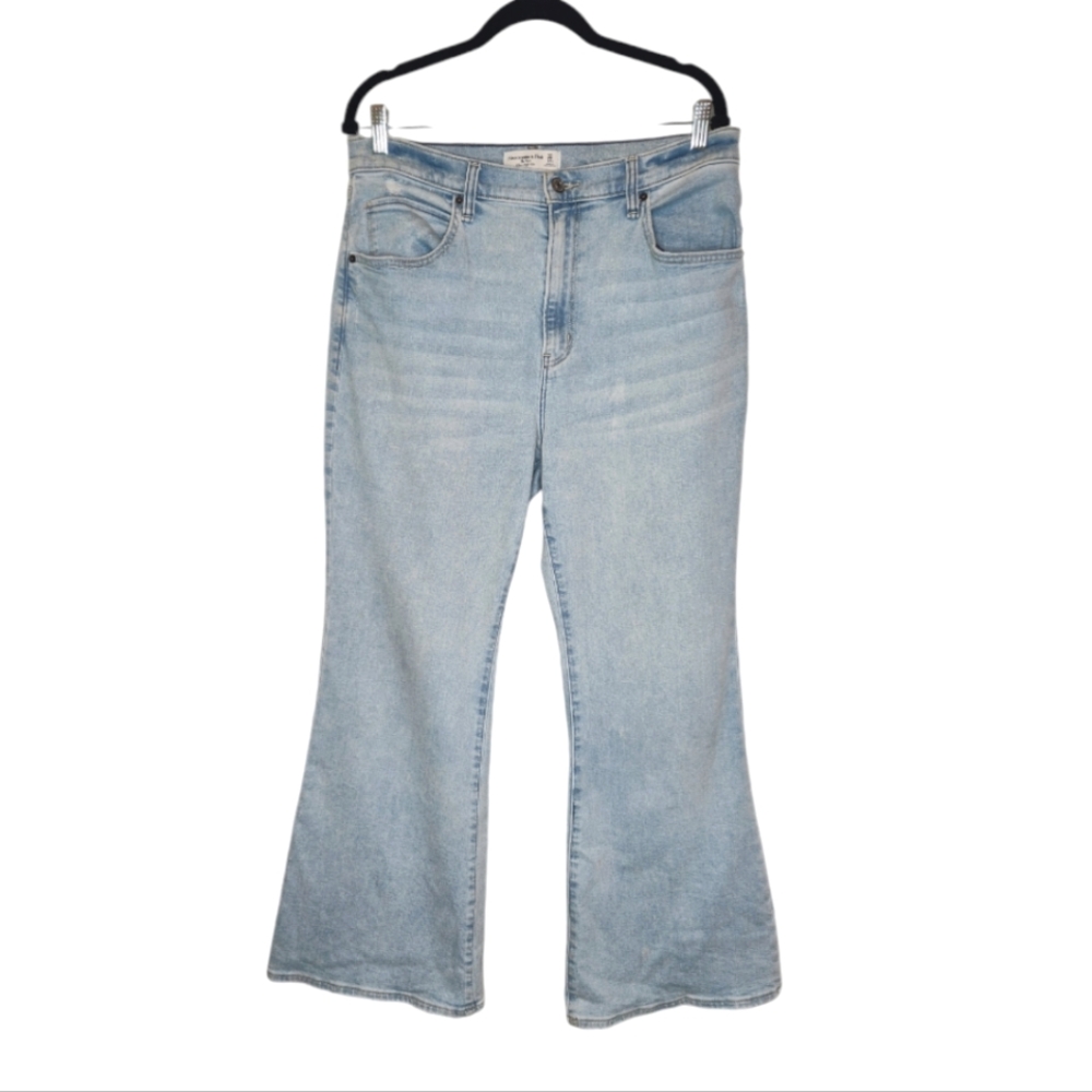 Abercrombie & Fitch The Flare Ultra High Rise Jeans Size 32/14S